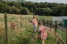 Living In The Countryside, Family Vibes, Farm Family, Farm Lifestyle, Farm Clothes, Future Farms, Ranch Life