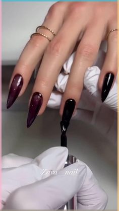 Devil Nails Halloween, Dark Femme Nails, Red And Black Nails Design Classy, Sylwester Nails, Nail Art Black And Red, Black And Burgundy Nails, Halloween Nail Ideas, Deep Red Nails, Festive Nail Designs