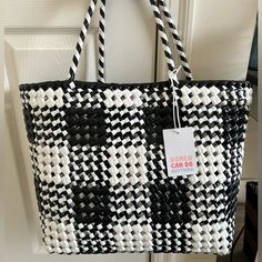 Beautiful New With Tags Black And White Woven Beach Bag Or Purse Black Beach Bag For Vacation, White Casual Beach Bag For Beach Season, Casual White Beach Bag For Beach Season, White Beach Bag For Day Out, Trendy White Beach Bag For Vacation, Chic White Beach Bag For Day Out, White Summer Beach Bag For Day Out, Chic White Beach Bag, Chic White Beach Bag For Beach Season