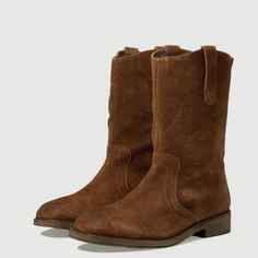 Slay The Style Game While Keeping Yourself Comfy By Wearing The Free People Easton Equestrian Ankle Boots. Designed With A Durable Leather Upper With Soft Leather Lining, These Stylish Boots Are Sure To Make A Statement. They Have A Pull-On Style With Pull Tabs On The Sides For Easy Wear. +It Has A Padded Leather Footbed. +Round Toe Design. +Low Stacked Heels. +Leather Outsole. +Imported. Product Measurements Were Taken Using Size Eu 38.5 (Us Women's 8.5), Width M. Please Note That Measurements Free People Shoes, Stylish Boots, Moto Boots, Toe Designs, Stacked Heel, Easy Wear, Soft Leather, Equestrian, Heel Height