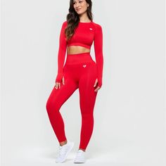 Size L Red Fitted Long Sleeve Activewear, Fitted Red Long Sleeve Activewear, Casual Red Seamless Tops, Red High Stretch Athleisure Tops, Red Seamless Workout Tops, Red Seamless Fitted Activewear, Red Seamless Athleisure Tops, Fitted Red Seamless Activewear, Fitted Red Activewear With Seamless Construction