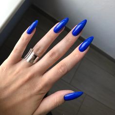 Blue Oval Acrylic Nails, Short Oval Nails Blue, Dark Blue Oval Acrylic Nails, Electric Blue Almond Nails, Blue Almond Nails, Almond Nails Electric Blue, Blue And White Nails, Shine Nails, Subtle Nails