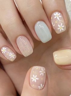 Nail Square, 16 Tattoo, Mint Nails, Milky Nails, Cute Simple Nails, Simple Gel Nails, Smink Inspiration, Flower Nail Designs, Pretty Nail Designs