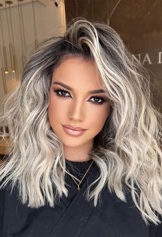 Blonde Hairstyles 2023, 30 Hair Color, Platinum Blonde Balayage, Balayage Lob, Grey Eyes, Blonde Hairstyles, Spring Hair Color, Makijaż Smokey Eye