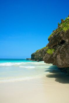 the beach is clean and clear for us to see