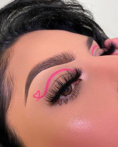 Pink Liner Looks, Colorful Liner Looks, Color Liner Looks, Hot Pink Graphic Liner, Color Liner Makeup Eyeliner, Valentines Graphic Liner, Color Liner Makeup, Valentine Eyeliner, Eyeliner Styles Colorful