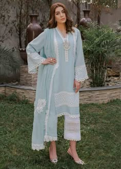 Cotton Suits With Laces, Design With Lace On Suits, White Lace Kurti Designs, Cotton Lace Design On Suits Pakistani, Cotton Suit Designs With Pants Pakistani, Pakistani Suits With Laces, White Lace Design On Suits, Suits With Lace Designs, Kurta Neck Design With Lace