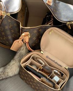 Luis Vuitton Neverfull, Louis Vuitton Gm Neverfull, Louis Vuitton Makeup Bag, Mens Louis Vuitton, Neverfull Louis Vuitton, Louis Vuitton Nails, Louis Vuitton Gm, Louise Vuitton, Louis Vuitton Mm