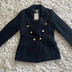 H&M Navy Blazer Jacket/Gold Button Received As A Gift But Is Too Small/$75 Originally New With Tags/Size Xs Outfit Blazer Azul Marino, Pleated Blazer, Neutral Jacket, Tweed Texture, Tan Blazer, Textured Jacket, H&m Jackets, Houndstooth Blazer, Nike Sweater