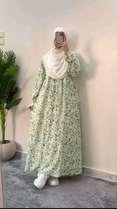 Khafif Designs, Soiree Outfits, Burkha Designs, Flat Lay Photography Fashion, Dress Design Pakistani, Muslim Long Dress, Islamic Modest Fashion, Niqab Fashion