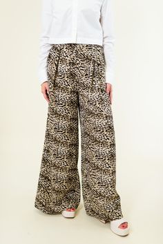 High waisted Pleated Elastic waistband Side pockets Non-sheer 100% Polyester SIZES: SMALL MEDIUM LARGE Unleash your wild side with our Leopard Wide Leg Pleated Pants! These statement pants are sure to turn heads with their playful leopard print and trendy wide leg design. Effortlessly chic and comfortable, these pants are perfect for any occasion. SIZE XS S M L XL 2XL 3XL FITS A SIZE 00-0 2-4 6-8 10-12 14-16 18-20 22-24 Wide Leg Pleated Pants, Statement Pants, Platform Heels Boots, Sandal Platform, Blue And White Dress, Platform Sandals Heels, Leg Design, Pleated Pants, Dress Romper