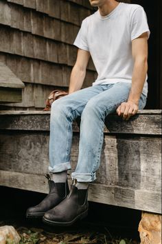 The perfect spring wardrobe staple, Blundstone Chelsea boots. Style pictured: #510 Men Streetstyle, Chelsea Boots Style, Boots Style