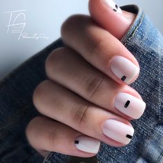 White Minimal Nail Design, Nail Art Minimalist Trends, Easy Toe Nail Art, Minimalist Manicure, Toe Nail Art Designs, Nail Art Designs For Beginners, Chic Manicure, Minimal Nails Art, Mens Nails