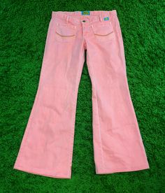 1970s Inspired Bell Bottoms!  The color is shown best in the second photo, In very good condition have one small spot. Measurements laying flat-waist17" hips-19" inseam-29" length-39" #70spants #pants #jeans #70svintage (No returns) 70s Pants, Womens Jeans, Pants Jeans, Bell Bottoms, Favorite Outfit, 1970s, Art Collection, Two By Two, Bathing Beauties