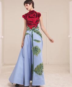 Western Frocks, Floral Aesthetic, Couture Embroidery, Roses Are Red, Fashion Illustration Dresses, Couture Mode, فستان سهرة, Embroidery Fashion, Fashion Design Clothes