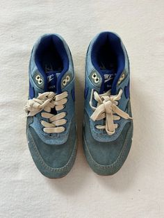 worn a few times. Denim Blue Lace-up Sneakers For Streetwear, Denim Blue Urban Sneakers For Streetwear, Urban Denim Blue Sneakers For Streetwear, Denim Blue Sneakers With Round Toe For Streetwear, Denim Blue Round Toe Sneakers For Streetwear, Blue Urban Custom Sneakers With Laces, Urban Blue Custom Sneakers With Laces, Denim Blue Sneakers With Rubber Sole, Nike Blue Urban Custom Sneakers