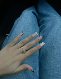 Duck Nails, Nails