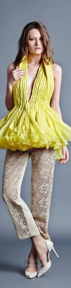 Jean Louis Sabaji .2014. Yoko Saito, Yellow Jeans, Yellow Dresses, Floral Fashion, Yellow Fashion, Designer Jeans, Clothing Ideas, Designer Wear