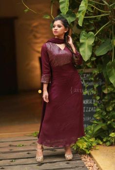 Churidar Design, Kurta Fashion, Plazo Kurti, Salwar Design, Insta Design, Collar Shirts Women, Kurti Style, Indian Sari Dress, Kurta Patterns