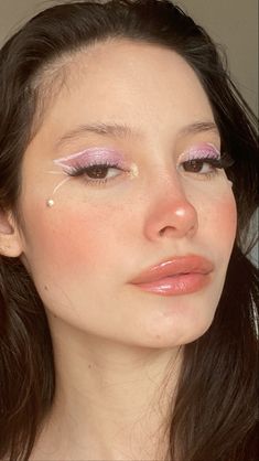 Glossy Under Eye, Purple Eyeliner Aesthetic, Aesthetic Purple Makeup, Makeup Looks With Crystals, Aesthetic Eye Makeup Looks, Crystals Makeup Look, Eye Makeup Inspo Aesthetic, Purple Eye Makeup Aesthetic, Purple Looks Makeup