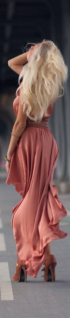 style Fashion Classy, Gorgeous Dresses, Dress To Impress, Beautiful Dresses, Fashion Photography, A Woman, Dress Up, Long Sleeve Dress, Street Style