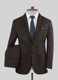 Evoke an ethereal yet nostalgic fusion by donning our Loro Piana Mattia Wool Silk Cashmere Suit. In addition, it is constructed from a gracious blend of wool, silk and cashmere fabrics which offers a thin, tender feeling while including an exceptionally smooth touch with a checks pattern over a brown hue. Finally, edged up the elegance with a polished tailoring grant, nicely countered by the classic fit, which helps to battle the elements and keep you comfortable all day while switching from pre Navy Wool Suit, Cashmere Suit, Grey Wool Suit, Dapper Suits, Flannel Suit, Custom Made Suits, Cashmere Fabric, Herringbone Tweed, Pure Elegance