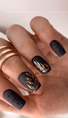 Unghie Nail Art, Gold Nail, Black Nail Designs, Simple Nail Art Designs, Chic Nails, Easy Nail Art, Short Acrylic Nails