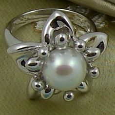 ********************Final Sale - Price Is Firm***************** Honora Sterling Silver Cultured Pearl 9.5mm Button Flower Ring. *Ring Measures Approx. 3/4" Long X 3/4" Wide *Box And Floral Pouch Included Elegant White Sterling Silver Flower Ring, Elegant Silver Flower Shaped Ring, Elegant Silver Diamond Flower Ring, Elegant Silver Flower Ring For Formal Occasions, Silver Flower-shaped Ring For Formal Occasions, Classic Silver Flower Ring For Formal Occasions, Formal White Sterling Silver Flower Ring, Classic White Sterling Silver Flower Ring, Classic White Flower Ring In Sterling Silver