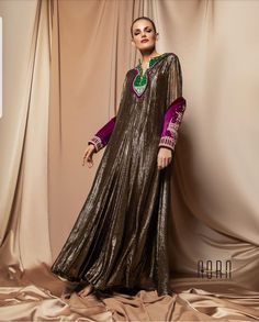 Designer Kurti Patterns, Moroccan Fashion, Desi Fashion Casual, Fashion Design Collection, Dress Modern, Embroidery Designs Fashion, Fashionista Clothes, Pakistani Dress Design