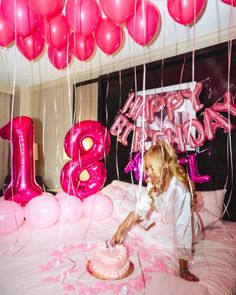 Pink birthday bed photoshoot idea Bedroom Birthday Photoshoot Ideas, Birthday Bed Photoshoot Ideas, Bed Birthday Photoshoot Ideas, 30th Birthday Bedroom Photoshoot, Bed Photoshoot Birthday, Birthday Hotel Photoshoot Ideas, Birthday Photoshoot Ideas Hotel, Pink Bedroom Photoshoot, Hotel Room Photoshoot Ideas Birthday