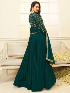 Malaika Arora Green Floral Embroidered Anarkali Suit - Inddus.com Kate Middleton Style Outfits, Dupatta Top, Designer Anarkali Suits, Long Anarkali, Trendy Outfits Indian, Embroidered Anarkali, Anarkali Dress Pattern, Malaika Arora, Designer Anarkali