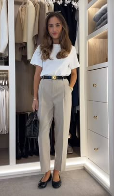 Office Outfit Spring 2024, White Work Pants Outfit, Colorful Professional Outfits Women, Mom Work Outfits, Nude Heels Outfit Work, Corporate Outfits Summer, Clinic Outfits, Psychologist Outfit, Grad School Outfit