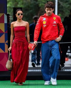 charles leclerc 
alexandra saint mleux Car Outfit, Kendall Jenner Face, Alexandra Malena, Throwback Photos, Auto Racing Events, Race Day Outfits, Dirty Air