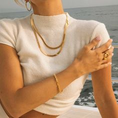 Necklace Chain Types, Long Chain Necklace, Fashion Hacks Clothes, Mode Inspo, Steel Metal, Snake Chain, Cute Casual Outfits, Look Fashion, Aesthetic Clothes