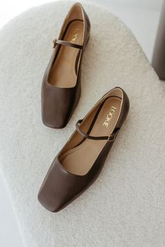 Brown Leather Mary Janes Genuine Leather Flats With Square - Etsy Graduation Shoes, Shoes Everyday, Everyday Flats, Mary Jane Shoes Flat, Autumn Pattern, Womens Mary Janes, Shoe Company, Mary Jane Flats, Leather Mary Janes