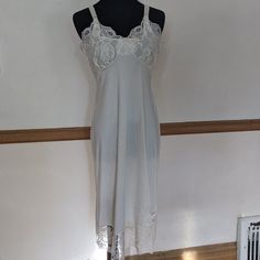 Lorraine Brand Size 32 Full Slip. Lace Trim At Bottom And Neck To Bust Line. Excellent Condition, Never Worn 39.5 Inches Long To Much Longer With Adjustable Spaghetti Straps. Please Ask Any Questions Thanks! Elegant White Stretch Sleepwear, White Sleeveless Daywear Slip, Sleeveless Lace Slip For Daywear, Sleeveless Slip With Built-in Bra For Daywear, Lace Slip, Silk Slip, Lorraine, White Vintage, Women's Intimates