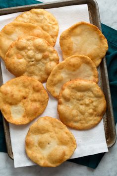 baked crackers on a baking sheet ready to be eaten