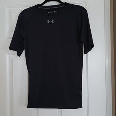 Nwot Under Armour Heat Gear Compression Athletic Shirt Size L Under Armour Sporty Streetwear Tops, Sporty Under Armour Tops For Streetwear, Under Armour Short Sleeve Workout Top, Under Armour Moisture-wicking Tops For Streetwear, Short Sleeve Under Armour Workout Top, Under Armour Crew Neck Top, Under Armour Crew Neck Top For Streetwear, Under Armour Crew Neck Streetwear Top, Black Crew Neck Workout Shirt