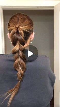 Leslie Catherine on Instagram: "the dragon braid!! This was so fun to try🤩🤩" Double Dragon Braid Tutorials, Dragon Braid Ponytail, Low Pony Braid, Dragon Ponytail, Dragon Braid Tutorials, Dragon Braid Hairstyles, Dragon Braid, Preppy Hairstyles, Dragon Tail