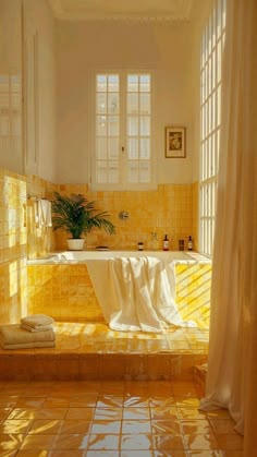 Bathroom Inspiration Colorful, Cute Yellow Bathroom, Dim Lit Bathroom, Yellow And Black Interior, Yellow Tiled Bathrooms, Soothing Interior Design, Cute Bathroom Accessories, Butter Yellow Interior, One Color Bathroom