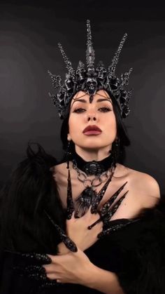 Evil Queen Tiara, necklace and claws with skulls gothic style handmade black-pewter, black-gold Evil Princess Costume, Dark Goddess Costume, Vampire Queen Costume, Vampire Crown, Dark Fairy Crown, Dark Fairy Costume, Evil Queen Costume, Evil Princess, Queen Tiara