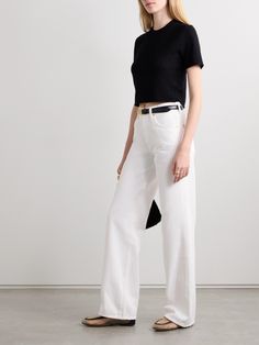 Inspired by the laidback spirit of Southern California, Citizens of Humanity's wide-leg 'Annina' jeans are cut from rigid but soft organic denim to sit high on the waist. The floor-grazing hems work best with sandals or pointed boots. White High Rise Denim Pants, White Wide Jeans Outfit, Cream Wide Leg Jeans Outfit, Wide Leg White Jeans Outfit, White Jean Outfits, Wide Jeans Outfit, Wide Leg Jeans White, White Denim Outfit