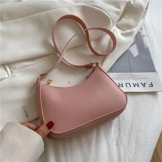 45549242941657 Louis Bag, Quality Handbags, Luxury Women Fashion, Trending Handbag, Underarm Bag, Types Of Bags, Cow Boy, Types Of Bag, Womens Crossbody Bag