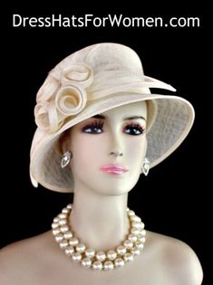 Bride With Hat, Church Dresses For Women, Church Lady Hats, Classy Hats, Tea Hats, Royal Ascot Hats, 1920's Fashion, 2025 Wedding, Bridal Fascinator