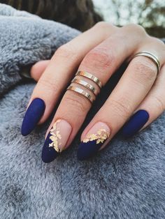 Маникюр со стразами Navy And Turquoise Nails, Gold Nails Coffin, Navy And Gold Nails, Nude Nail Art, Navy And Turquoise, Turquoise Nails, Nude Nail, Nail Colour, Colour Ideas