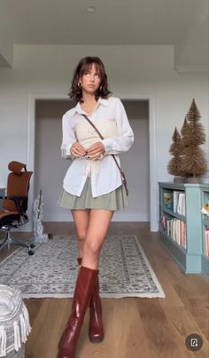 Semi Chic Outfit, Skirt And Boots Fall Outfit, Skirts And Blouses Outfit, Reddish Brown Boots Outfit, Outfits With A Pleated Skirt, White Blouse Skirt Outfit, Comfortable Skirt Outfits, Blouse With Corset Outfit, Cream White Boots Outfit