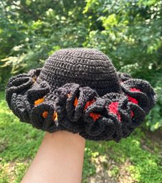 Peek A Boo Ruffle Hat. Hidden Color is Sunset Ombré. If other color wanted, specify below. Halloween Crochet Hat, Fun Crochet Hats, Crochet Halloween Hat, Crochet Ruffle Hat, Ruffle Hat, Crochet Ruffle, Quick Braided Hairstyles, Crochet Clothing And Accessories, Fun Crochet Projects