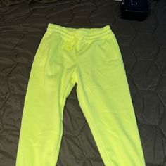 Nwt These Sweatpants Are Super Comfy! Thick And Well Made . Super Soft ! Meant To Fit A Little Oversized Size L Women’s More Neon Yellow I Would Say Green Fleece Bottoms For Loungewear, Green Bottoms For Jogging In Spring, Green Sportswear Sweatpants For Workout, Green Bottoms For Spring Jogging, Green Sweatpants With Pockets For Workout, Green Stretch Joggers For Sport, Green Sportswear Joggers For Workout, Green Sporty Sweatpants For Workout, Green Stretch Sporty Joggers