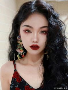 Red Makeup Monolid, Chinese Red Lip Makeup, Chinese Red Eye Makeup, Monolid Dark Eye Makeup, Red Baddie Makeup, Vampire Asian, Chinese Makeup Look, Dark Red Lipstick Makeup, Hairstyle Female