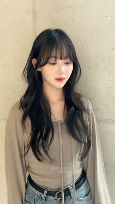 Korean Haircut Long, Korean Long Hair, Long Haircuts With Bangs, Korean Hairstyles, Hair Style Korea, Hair Inspiration Long, Bangs With Medium Hair, Hairstyles For Layered Hair